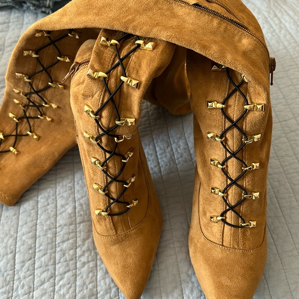 NWOT thigh high Verona boots sz 8.5